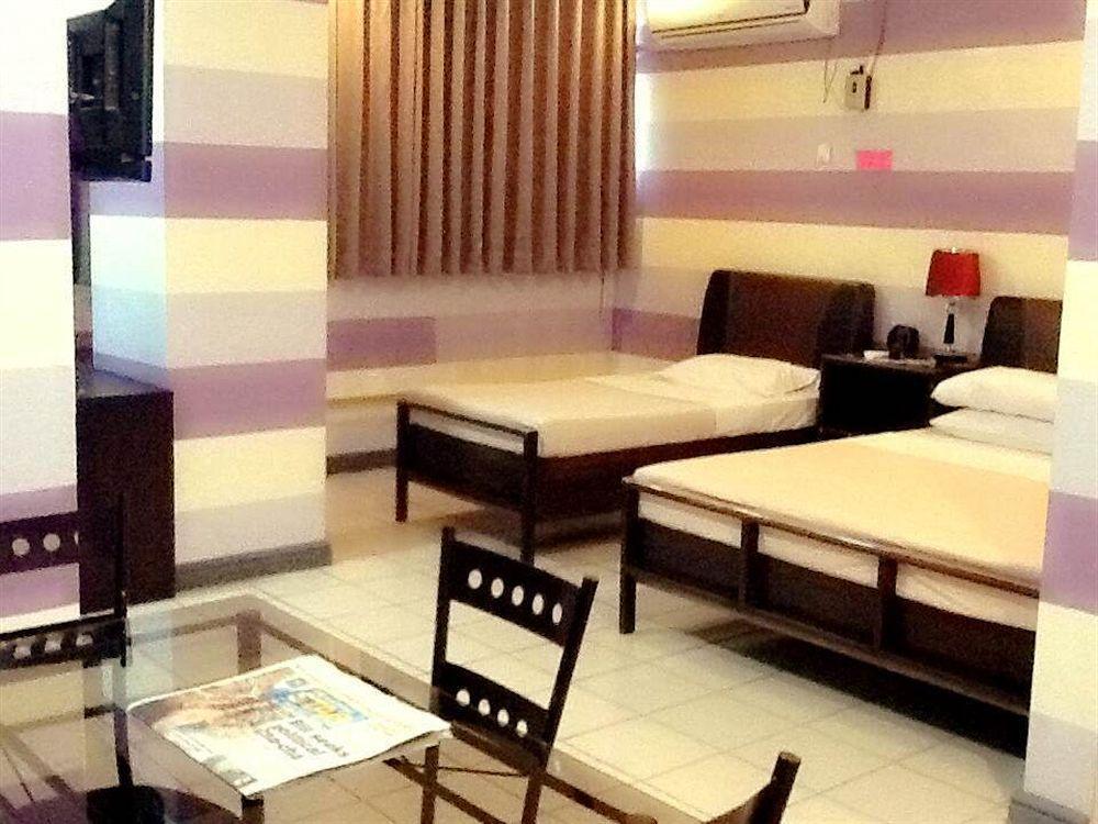 Hotel Tiffany Laoag Dış mekan fotoğraf