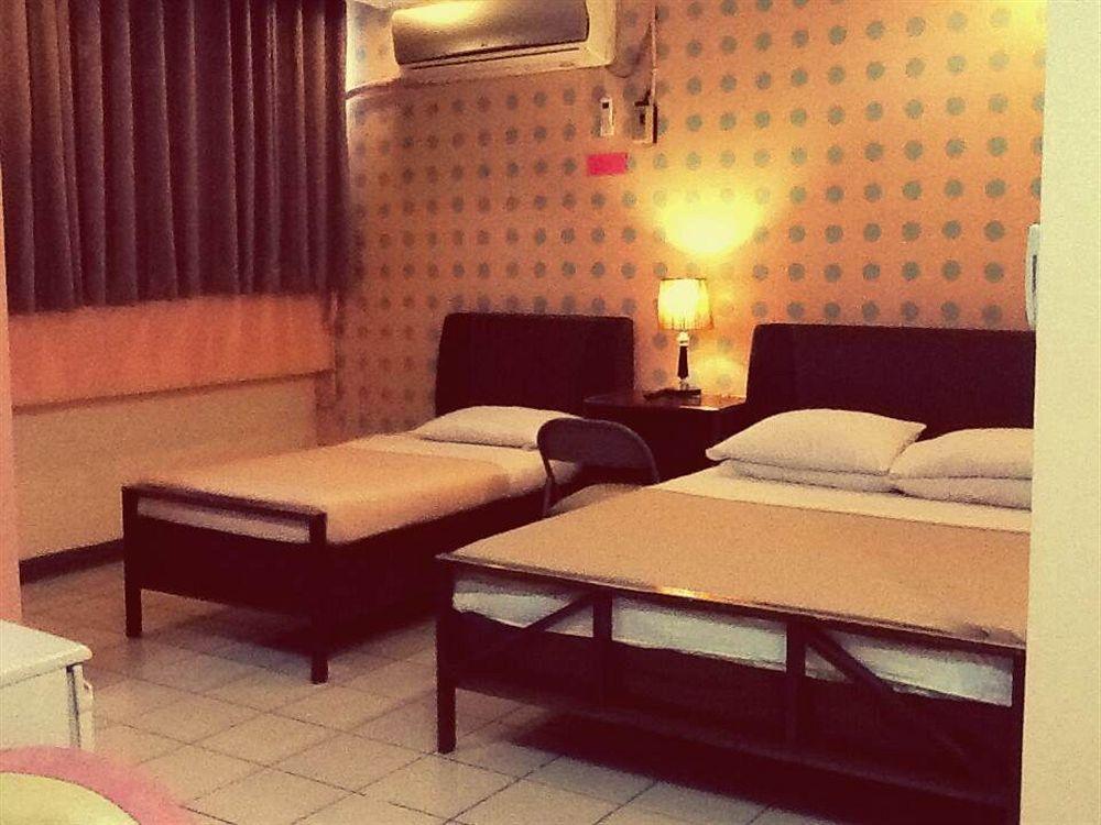 Hotel Tiffany Laoag Dış mekan fotoğraf