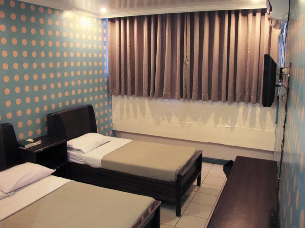 Hotel Tiffany Laoag Dış mekan fotoğraf