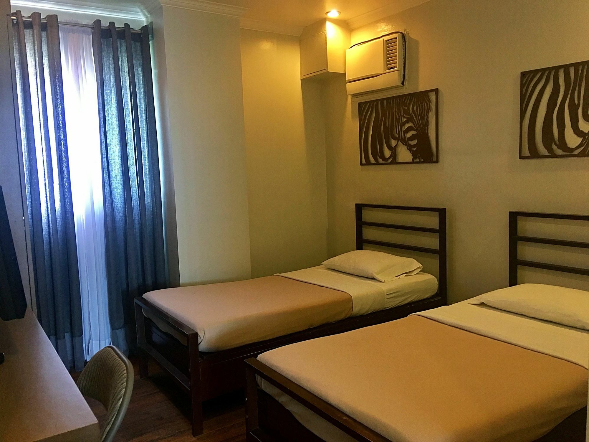 Hotel Tiffany Laoag Dış mekan fotoğraf